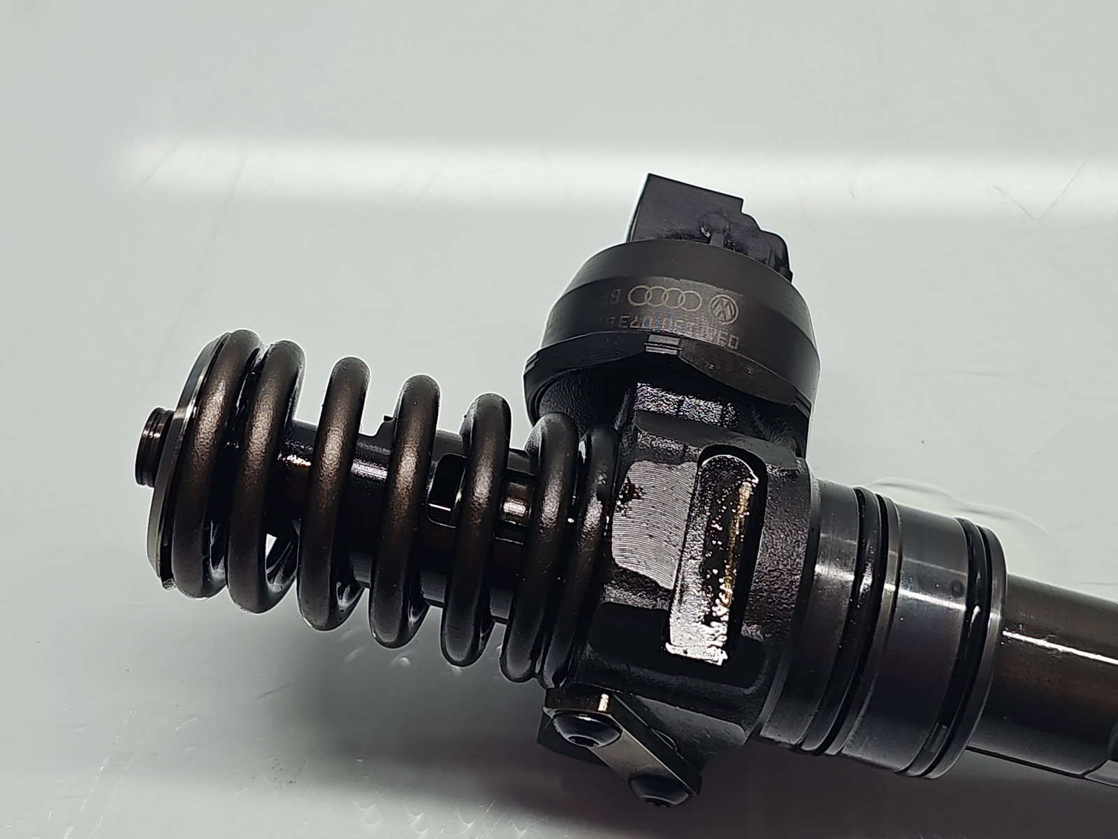 Injector Volkswagen Golf 5 (1K1) [Fabr 2004-2008] 2.0 TDI BMM 103KW / 140CP - imagine 3