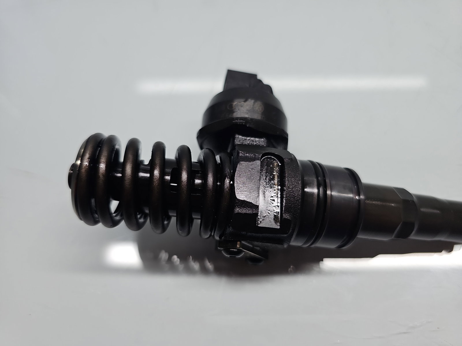 Injector Volkswagen Golf 5 (1K1) [Fabr 2004-2008] 2.0 TDI BMM 103KW / 140CP - imagine 4