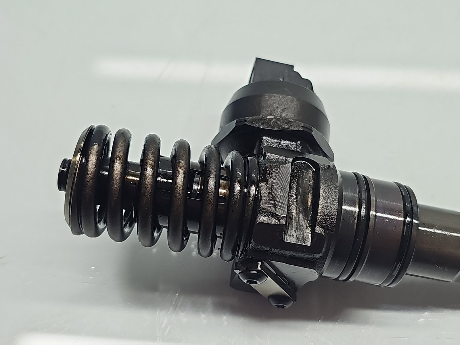 Injector Volkswagen Golf 5 (1K1) [Fabr 2004-2008] 2.0 TDI BMM 103KW / 140CP - imagine 3