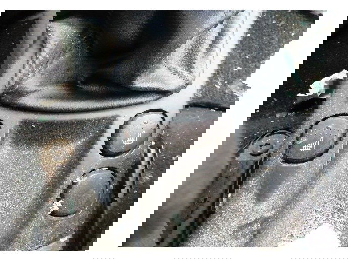 Butoane incalzire in scaune Ford Focus 1 1.6 benz OEM 1998-2005