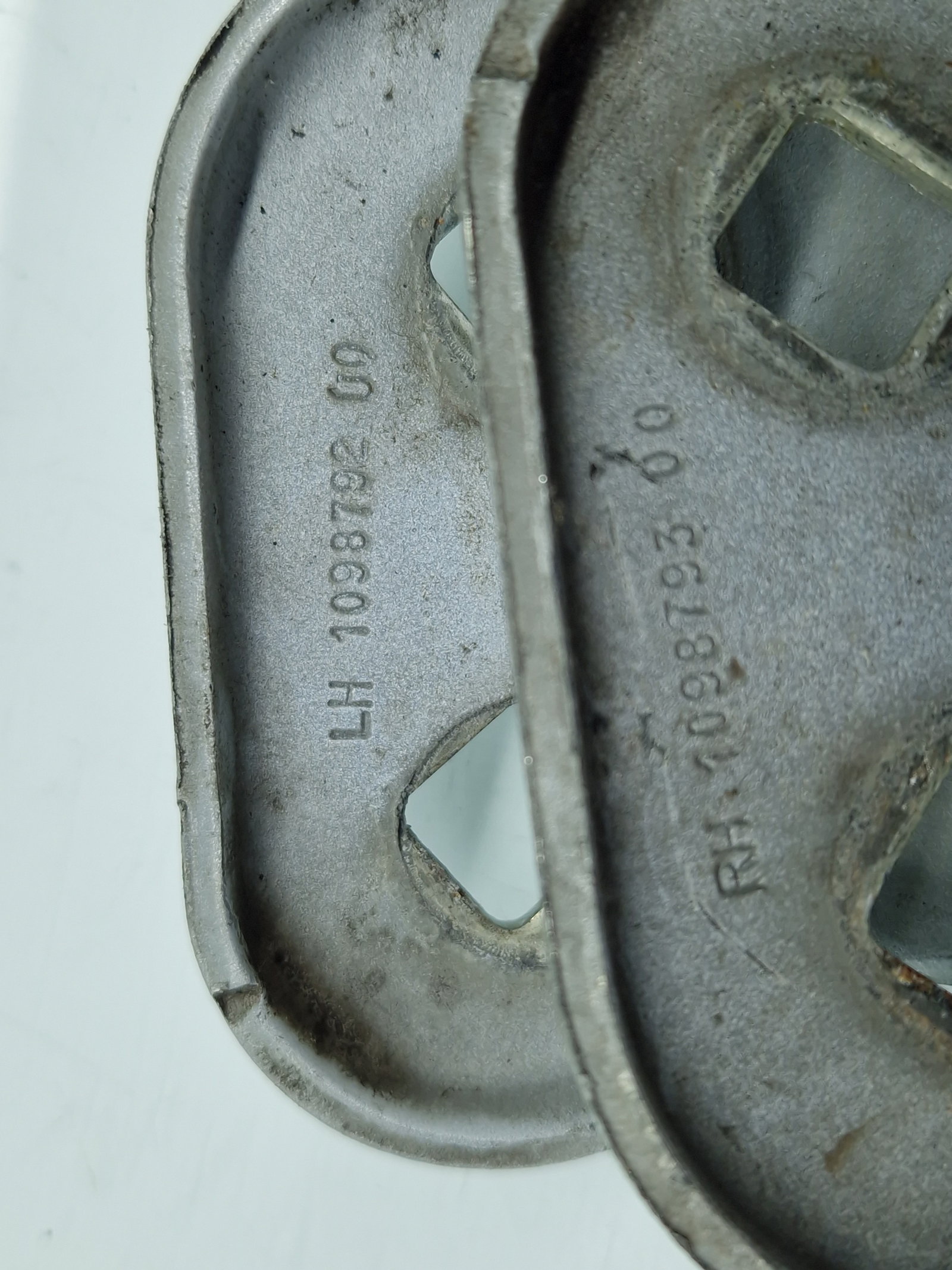 Set balamale capota TESLA Model 3 [Fabr 2020-2025] 109879200,109879300 - imagine 6