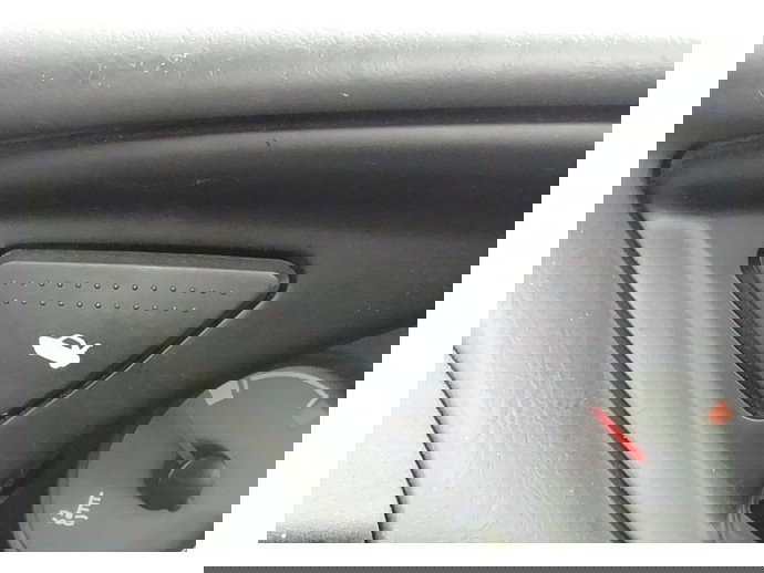 Buton deschidere portbagaj Ford Focus 1 1.6 benz OEM 1998-2005