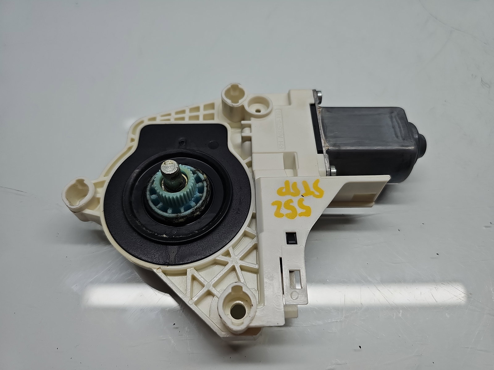 Motoras geam stanga spate Skoda Superb II (3T5) [Fabr 2009-2015] Break Facelift 8K0959811A - imagine 1