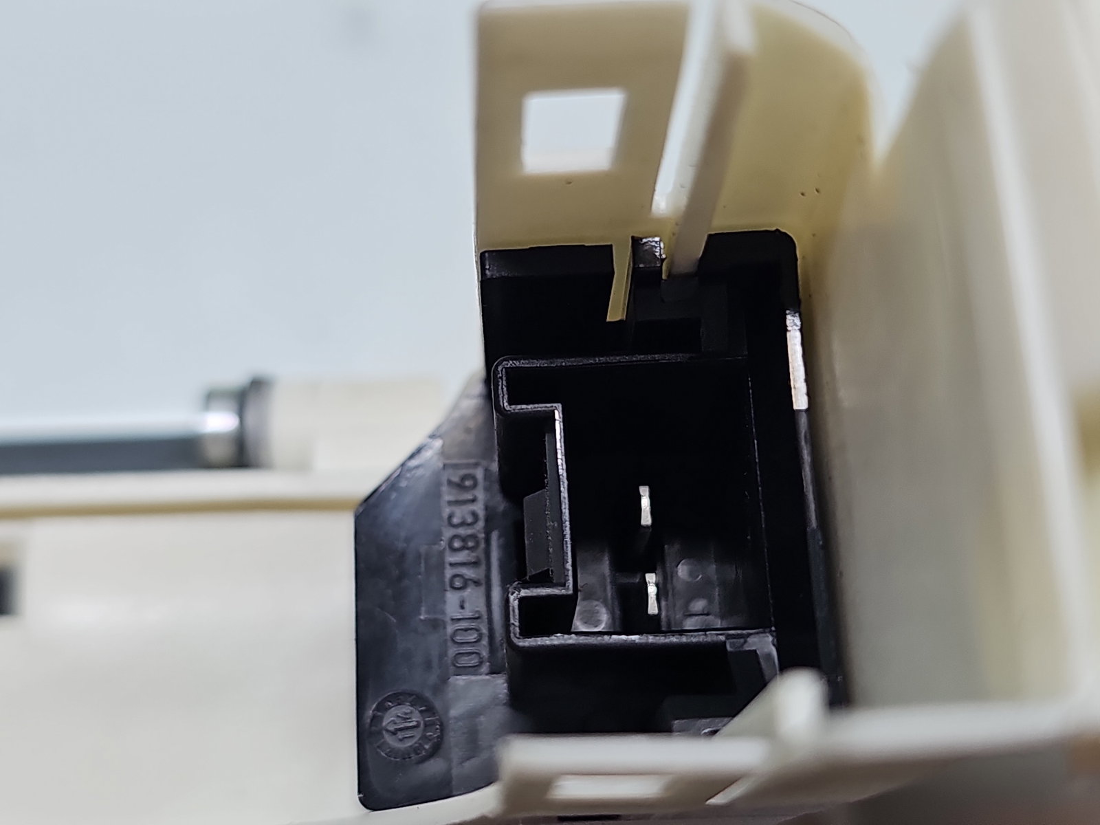 Motoras geam stanga spate Skoda Superb II (3T5) [Fabr 2009-2015] Break Facelift 8K0959811A - imagine 4