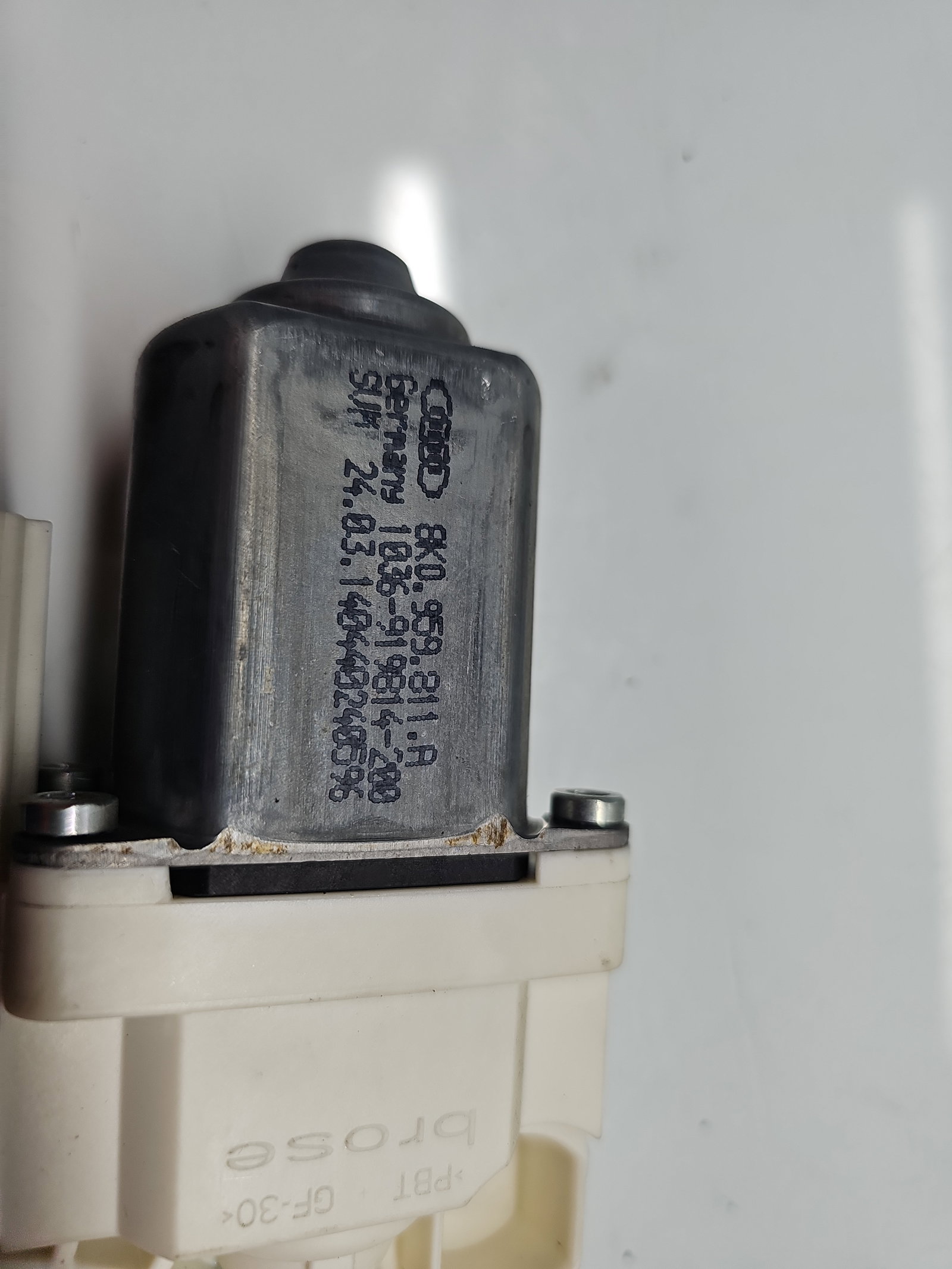 Motoras geam stanga spate Skoda Superb II (3T5) [Fabr 2009-2015] Break Facelift 8K0959811A - imagine 5