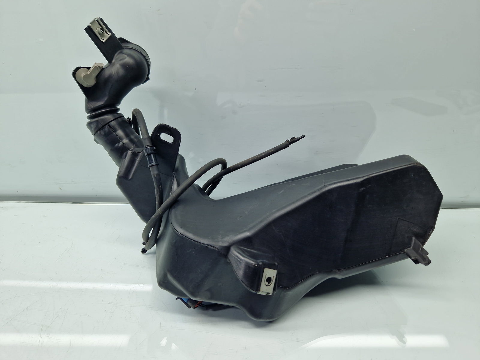 Vas lichid parbriz TESLA Model 3 [Fabr 2020-2025] 1096063-00-B - imagine 5