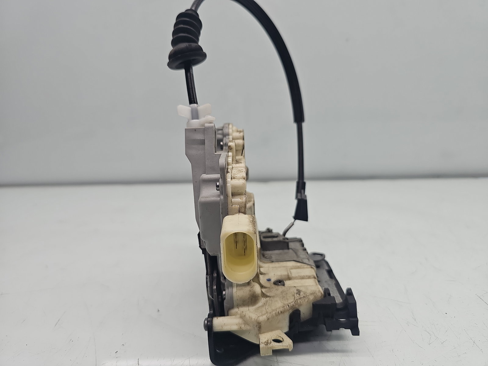 Broasca usa stanga spate Volkswagen Passat B7 (365) [Fabr 2010-2014] Break 3C4839015A - imagine 3