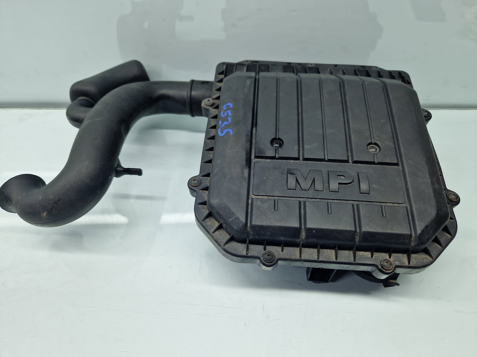 Carcasa filtru aer Volkswagen UP [Fabr 2011-2019] 04C129611J 1.0 Benz CHYB 55KW / 75CP - imagine 1