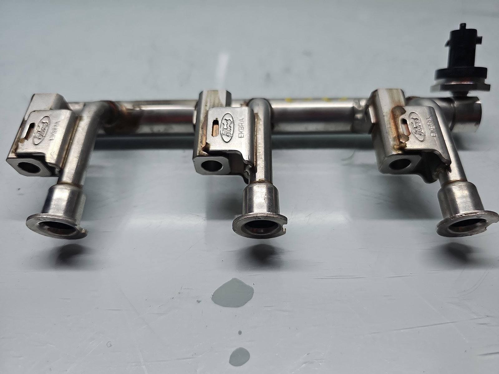 Rampa injectoare Ford Focus 3 [Fabr 2010-2018] CM5G-9H487-HB 1.0 Benz M1DA 92KW / 125CP - imagine 2