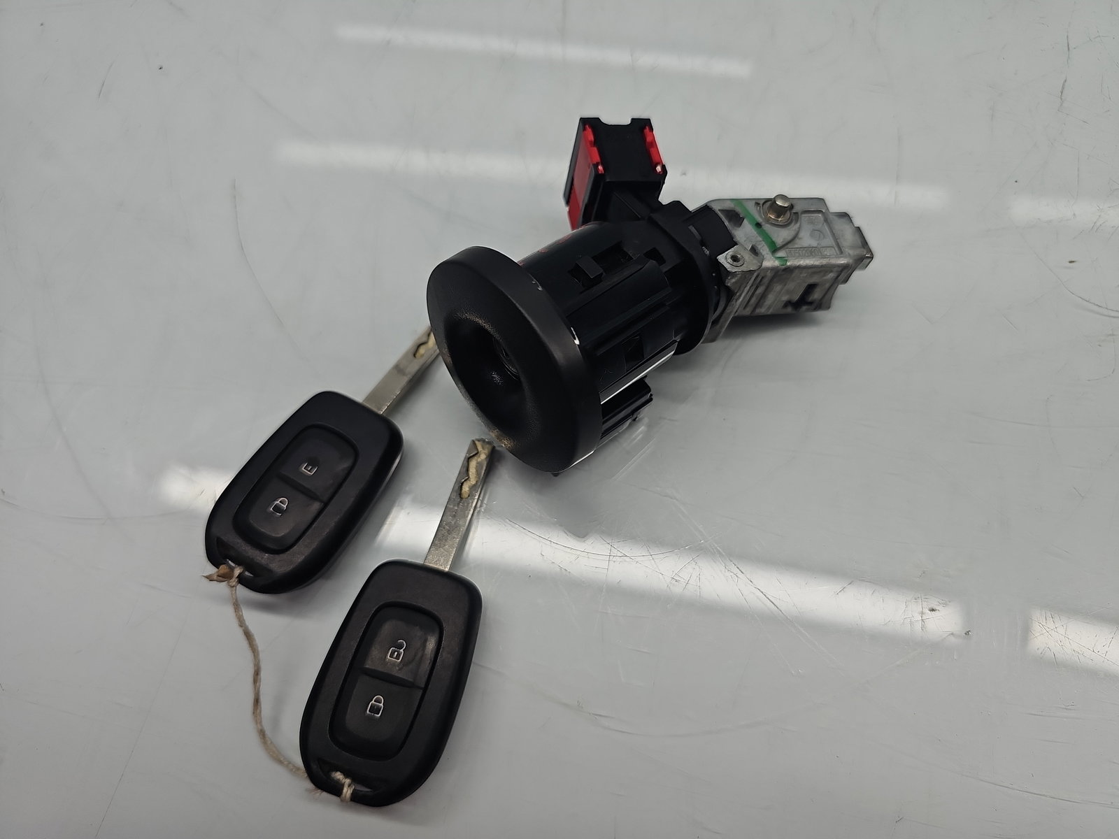 Contact cu cheie Dacia Duster [Fabr 2010-2017] 285910001R 1.5 dCi K9K656 80KW / 109CP - imagine 1