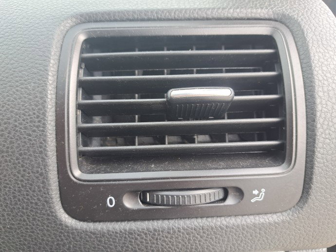 Grila aerisire dreapta Volkswagen Golf 5 (1K1) [Fabr 2004-2008]