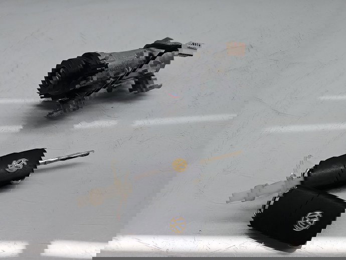 Contact cu cheie Volkswagen Tiguan (5N) [Fabr 2007-2016] 1K0905851B 2.0 TDI CFFB 103KW / 140CP