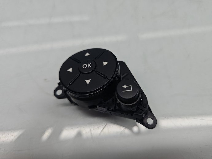 Comenzi volan Mercedes Clasa E (W212) [Fabr 2009-2016] A2048210151