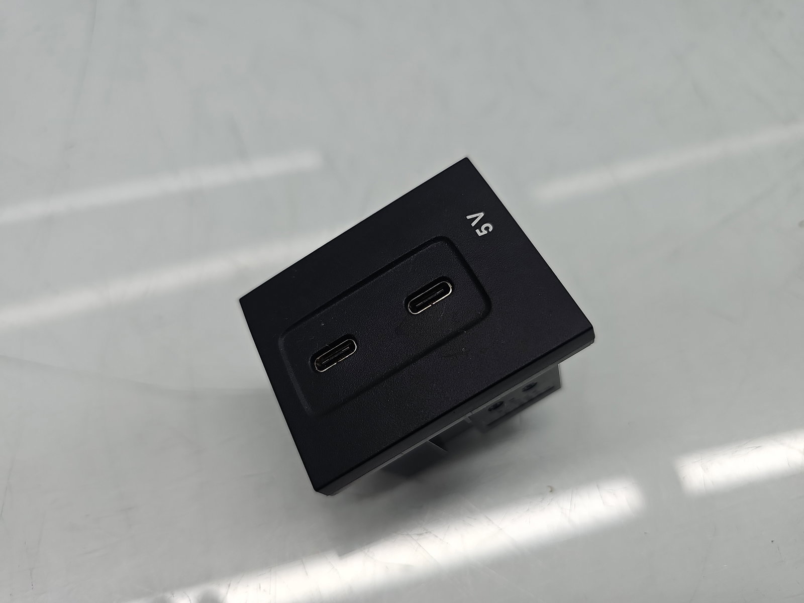 Conector auxiliar USB Mercedes Clasa A (W177) [Fabr 2019-2024] A2478200301 - imagine 1