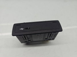 Conector auxiliar USB Mercedes Clasa A (W177) [Fabr 2019-2024] A2478203902