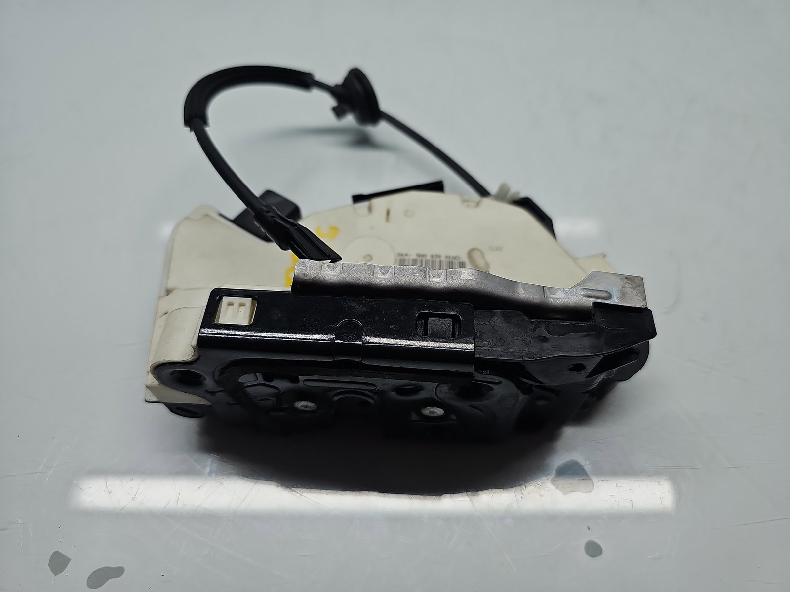 Broasca usa dreapta spate Volkswagen Tiguan (5N) [Fabr 2007-2016] SUV 5N0839016D - imagine 1