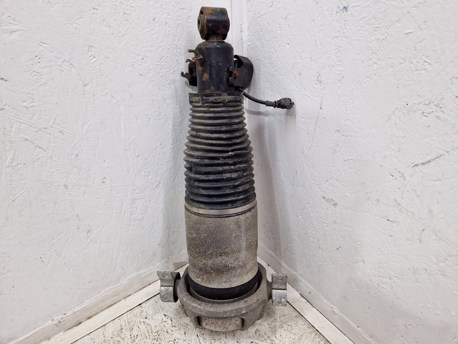 Perna aer stanga spate AUDI Q7 (4LB) [Fabr 2006-2014] 3.0 TDI CASA 176KW / 240CP - imagine 2