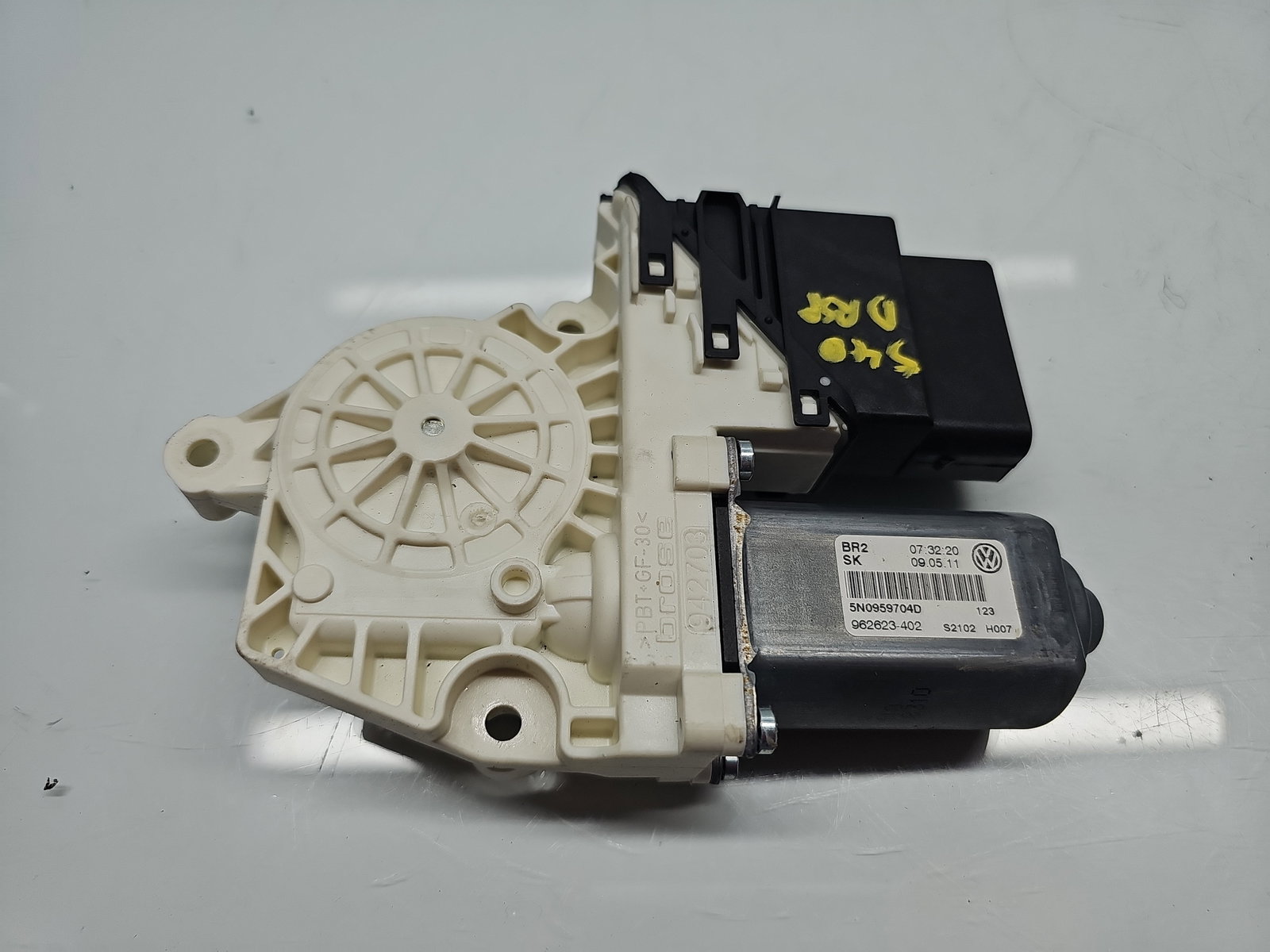 Motoras geam dreapta spate Volkswagen Tiguan (5N) [Fabr 2007-2016] SUV 5N0959704D