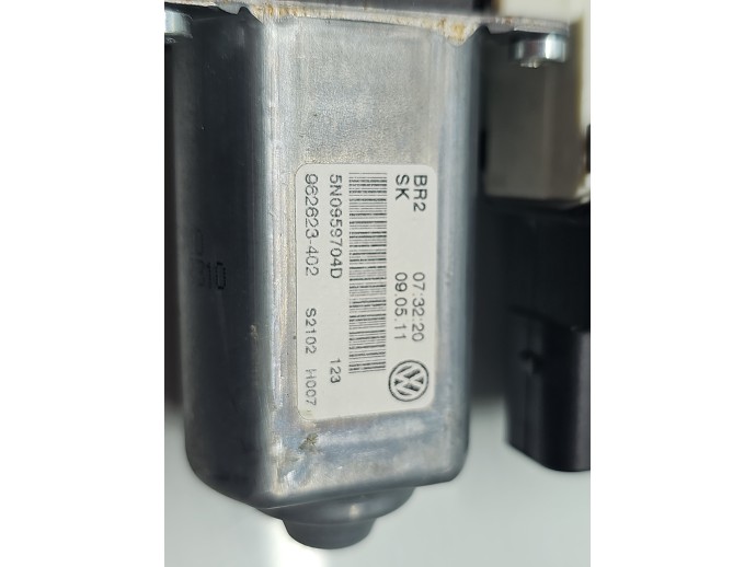 Motoras geam dreapta spate Volkswagen Tiguan (5N) [Fabr 2007-2016] SUV 5N0959704D
