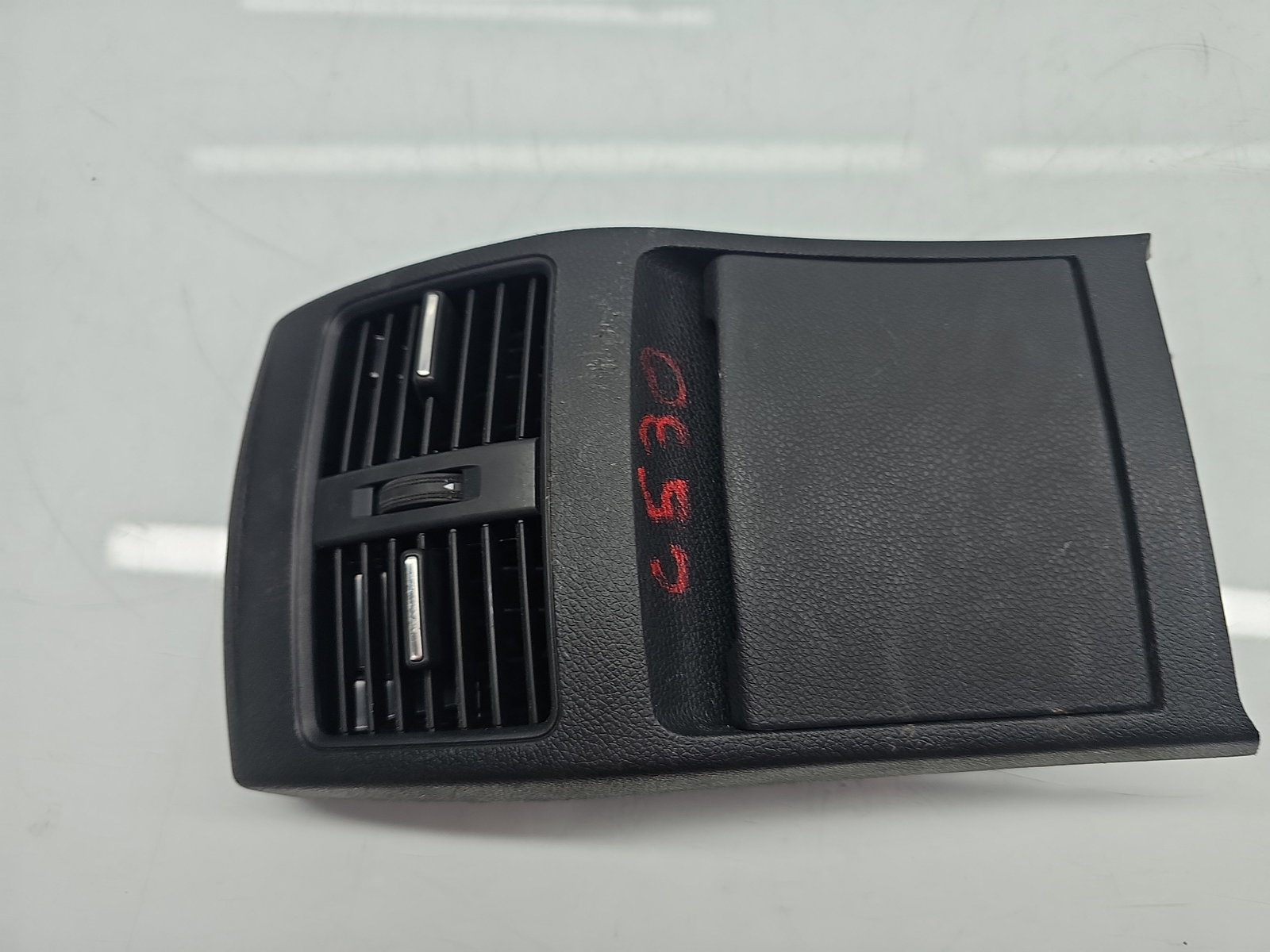 Grila aerisire spate Mercedes Clasa A (W176) [Fabr 2012-2018] A2468300502 - imagine 2