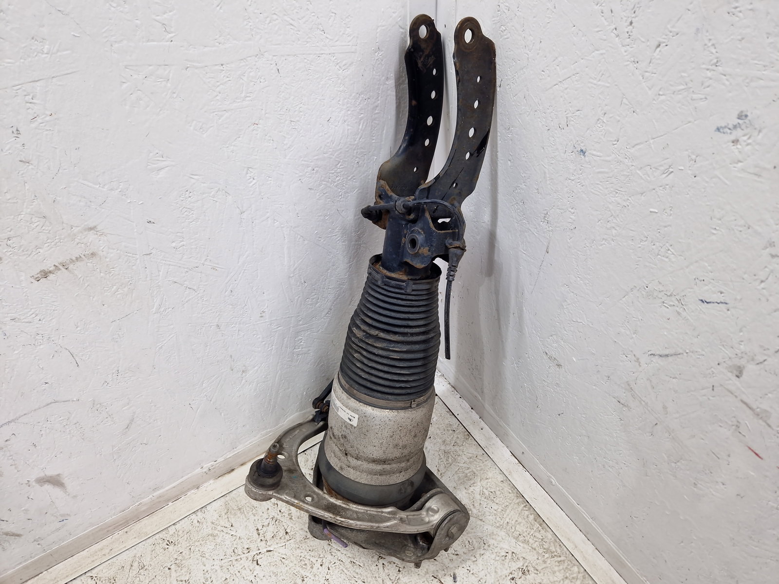 Perna aer dreapta fata AUDI Q7 (4LB) [Fabr 2006-2014] Facelift 3.0 TDI CJGA 176KW / 240CP - imagine 2