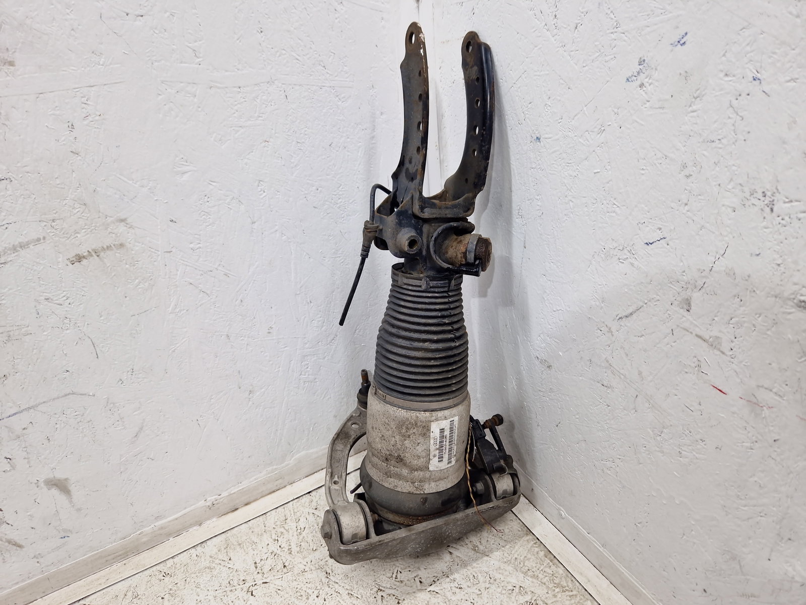 Perna aer dreapta fata AUDI Q7 (4LB) [Fabr 2006-2014] Facelift 3.0 TDI CJGA 176KW / 240CP - imagine 3