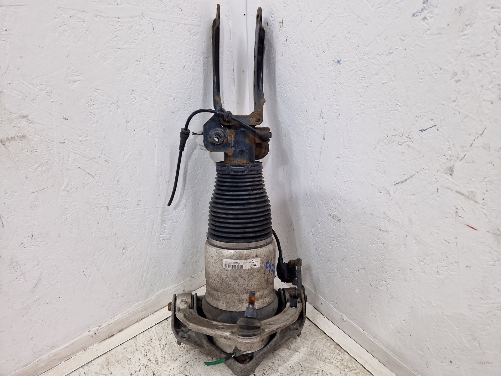 Perna aer stanga fata AUDI Q7 (4LB) [Fabr 2006-2014] Facelift 3.0 TDI CJGA 176KW / 240CP - imagine 1