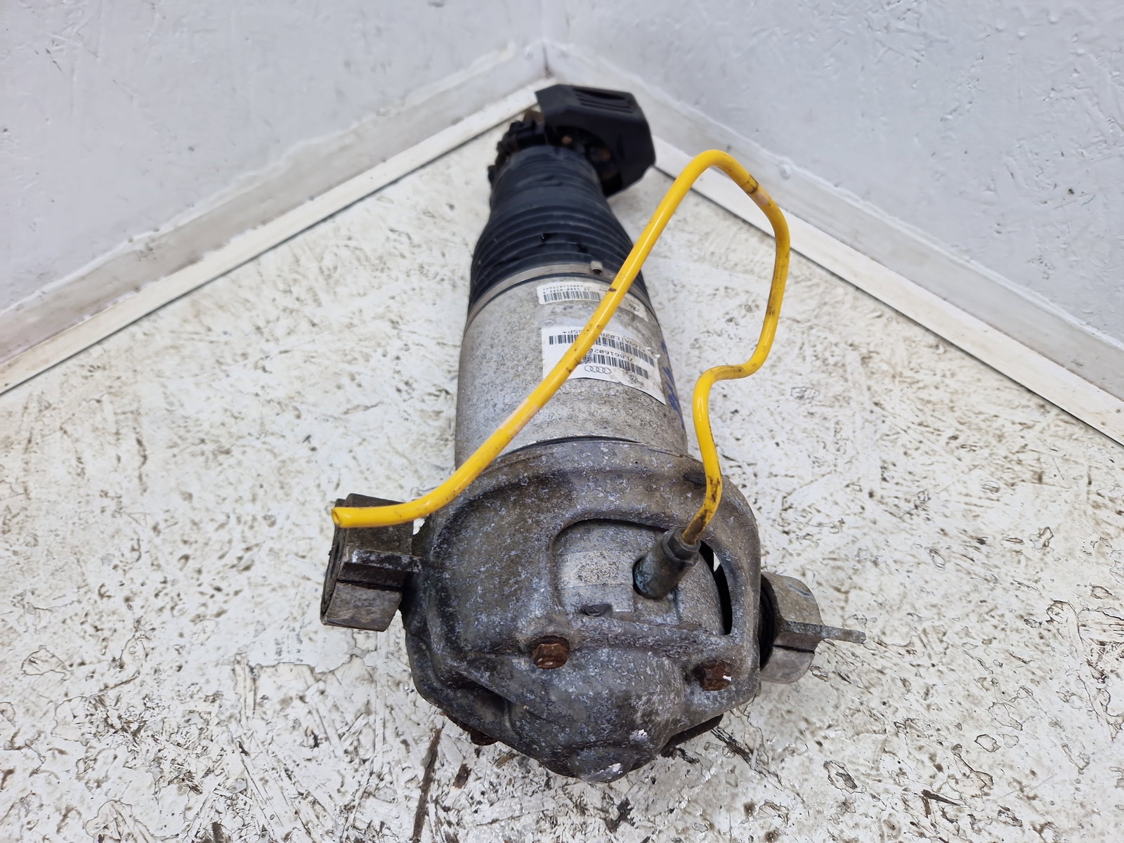 Perna aer dreapta spate AUDI Q7 (4LB) [Fabr 2006-2014] Facelift 3.0 TDI CJGA 176KW / 240CP - imagine 4