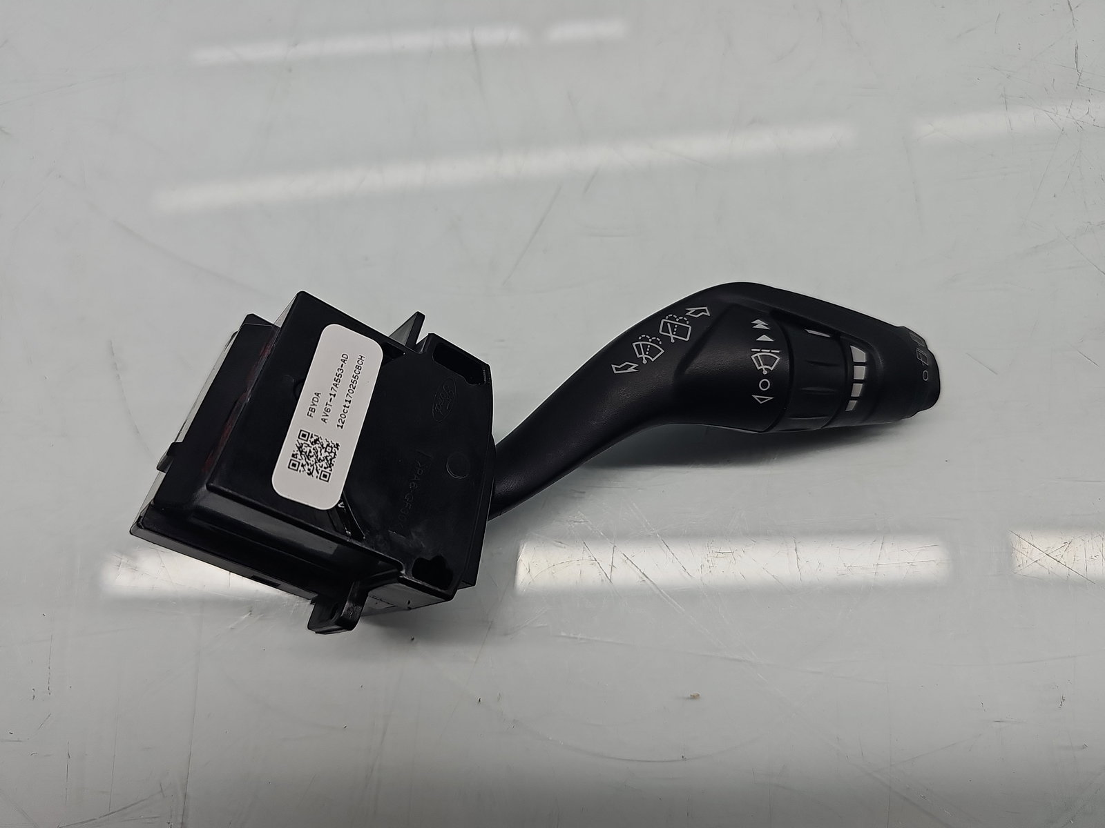 Maneta stergator Ford Focus 3 [Fabr 2010-2018] AV6T-17A553-AD - imagine 1