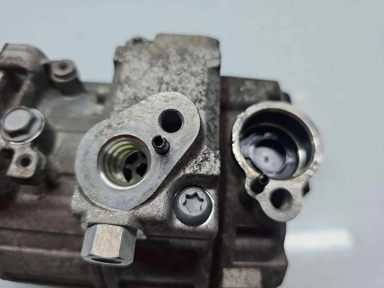 Compresor clima Mercedes Clasa C (W204) [Fabr 2007-2014] A0022305011 2.2 CDI 646811 125KW / 170CP - imagine 4