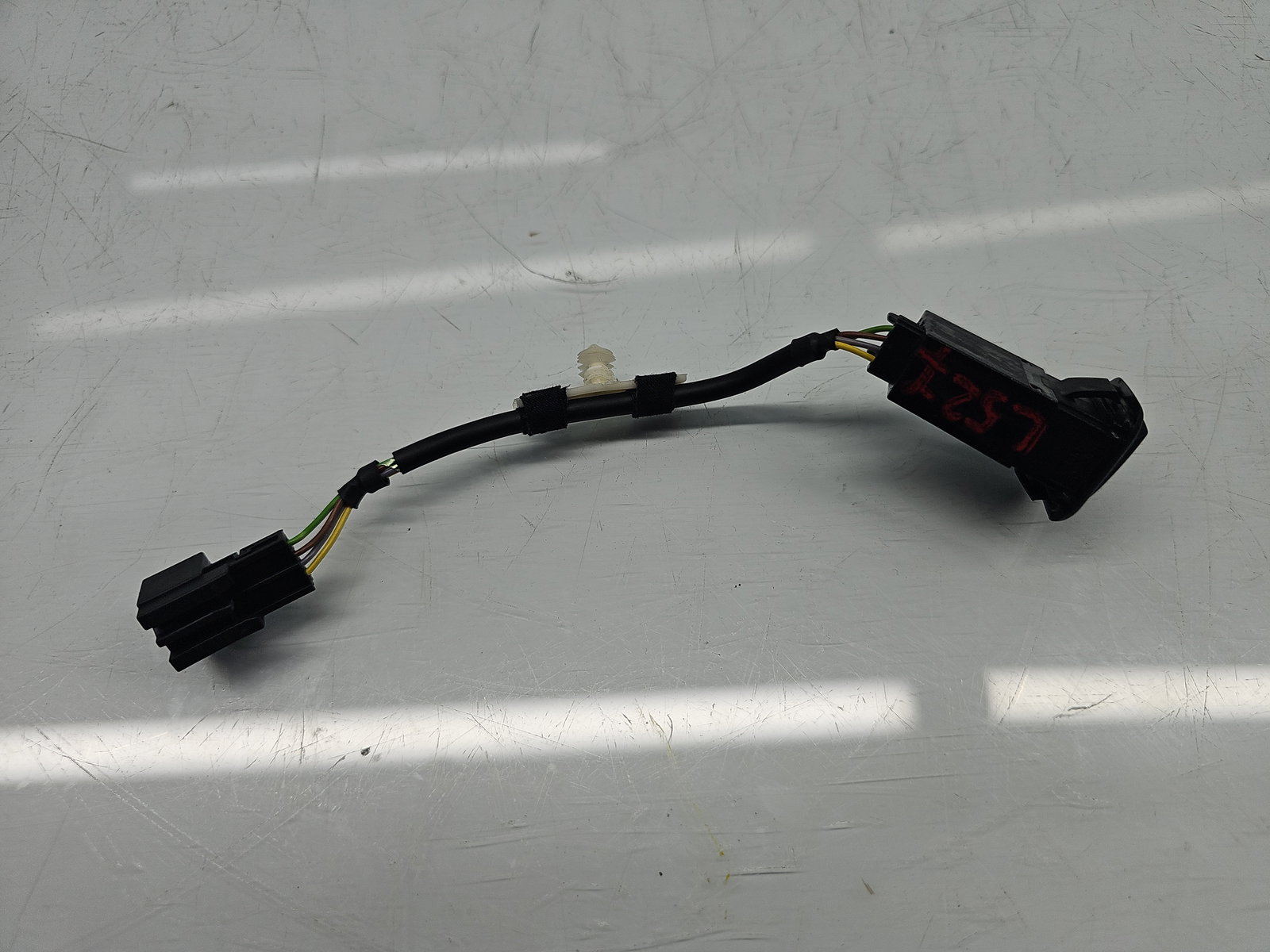 Conector auxiliar USB AUDI A5 Cabriolet (8F7) [Fabr 2009-2015] 8K0035474B - imagine 3
