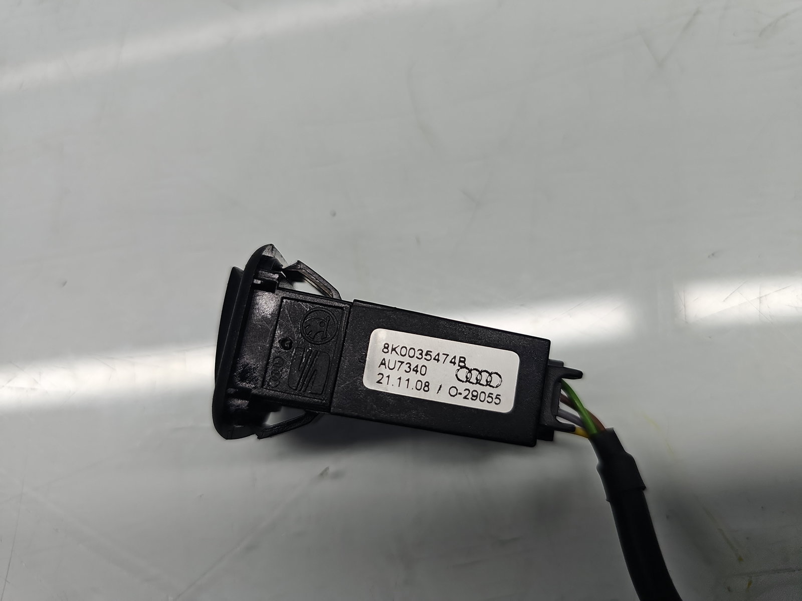 Conector auxiliar USB AUDI A5 Cabriolet (8F7) [Fabr 2009-2015] 8K0035474B - imagine 4