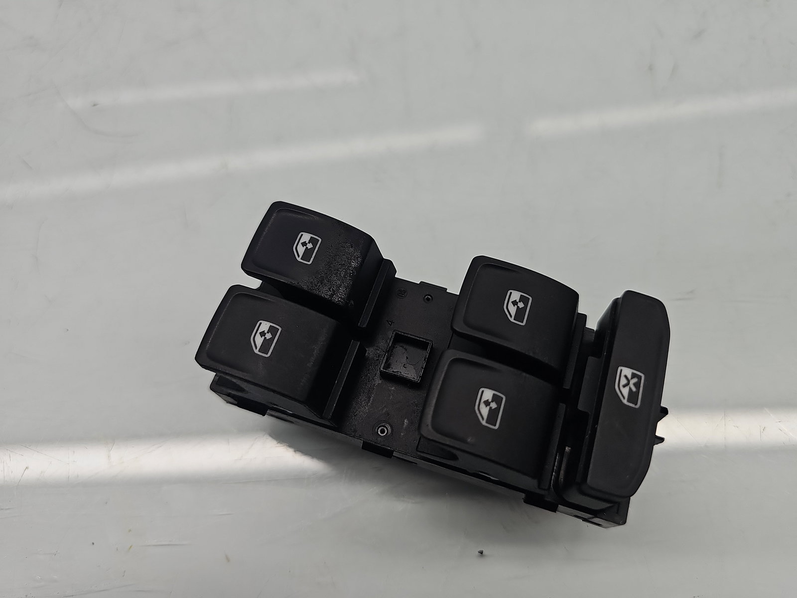 Butoane comanda geamuri sofer Volkswagen Passat B8 (3G2) [Fabr 2015-prezent] 5G0959857D - imagine 2