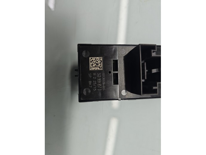Butoane comanda geamuri sofer Volkswagen Passat B8 (3G2) [Fabr 2015-prezent] 5G0959857D