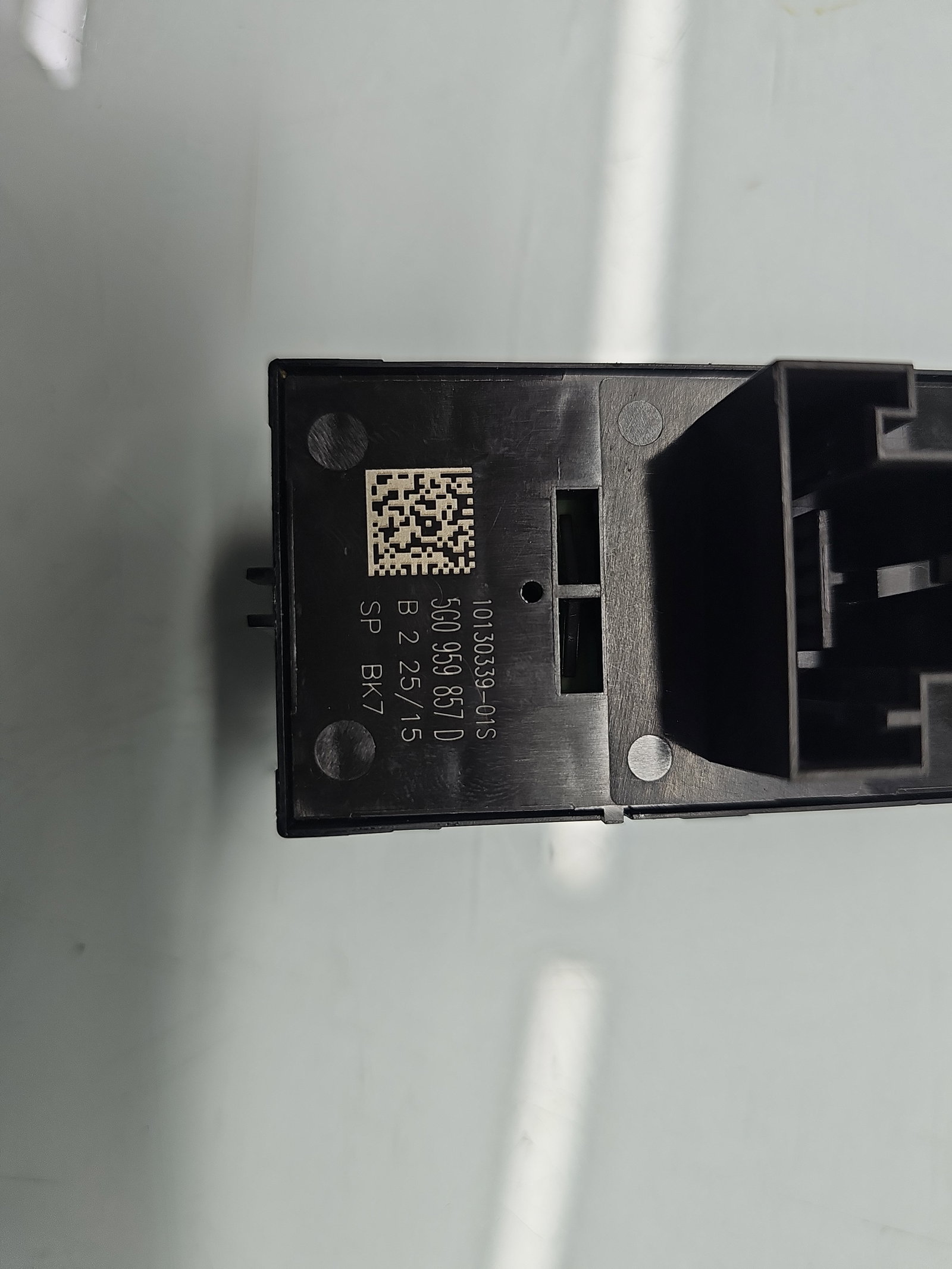 Butoane comanda geamuri sofer Volkswagen Passat B8 (3G2) [Fabr 2015-prezent] 5G0959857D - imagine 5