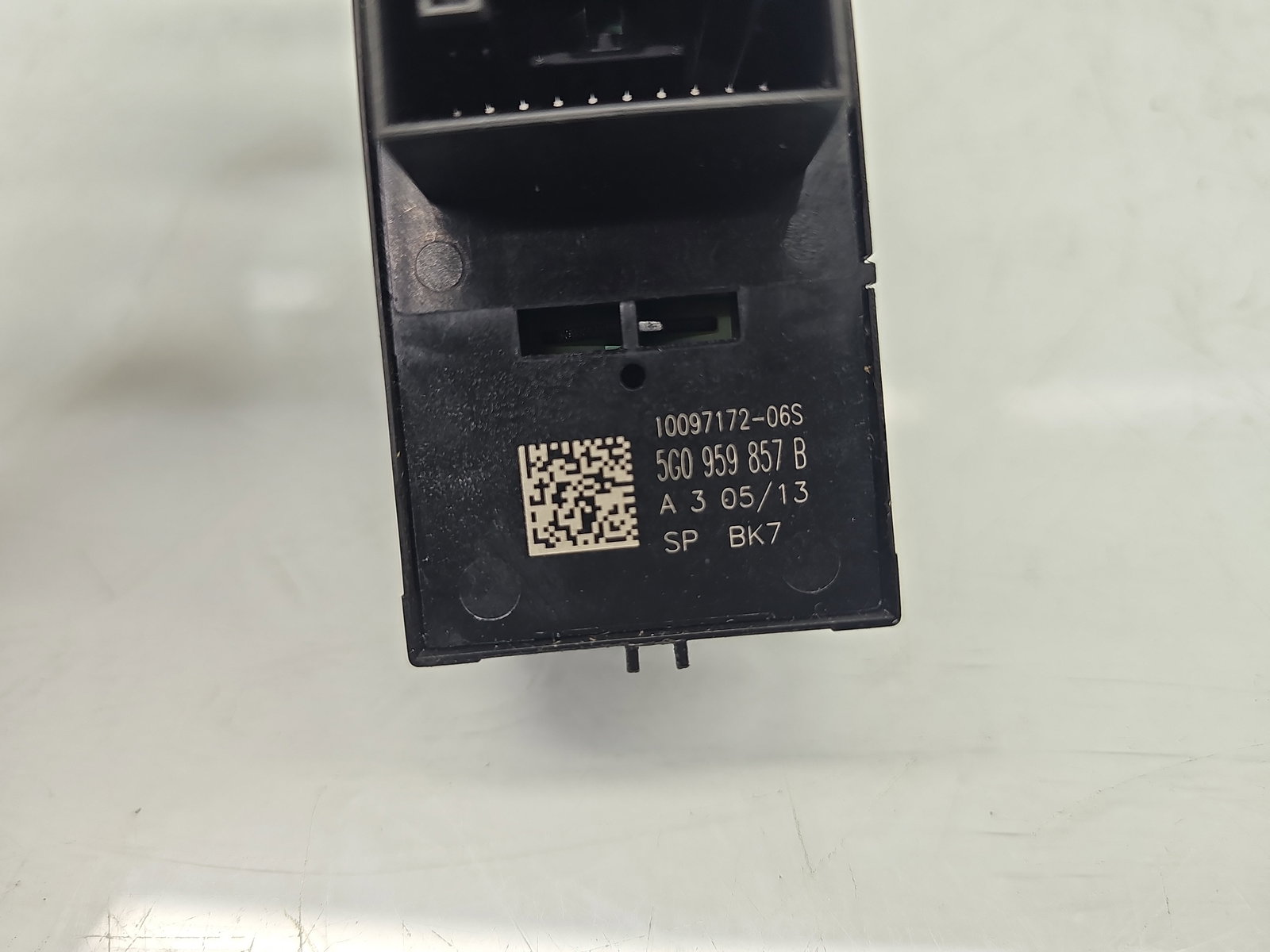 Butoane comanda geamuri sofer Volkswagen Golf 7 (5G) [Fabr 2014-prezent] 5G0959857B - imagine 5