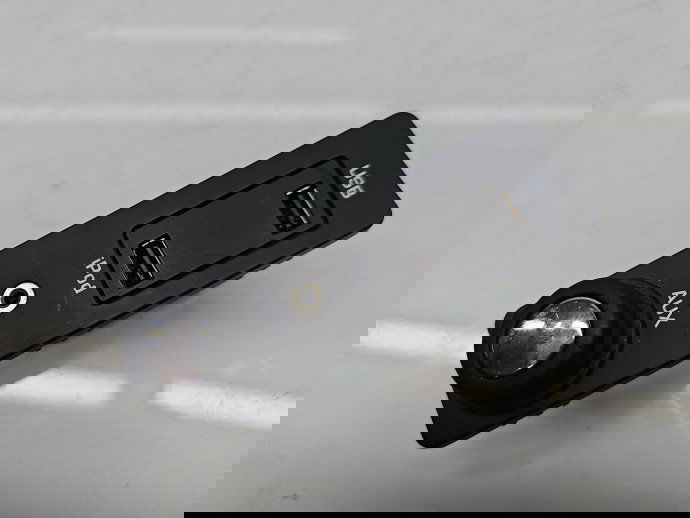 Conector auxiliar USB Jaguar XF (X250) [Fabr 2008-2015] Facelift AW9319C166AA