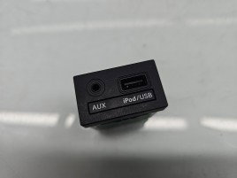 Conector auxiliar USB Hyundai i40 Wagon [Fabr 2012-2019] 96120-3Z500
