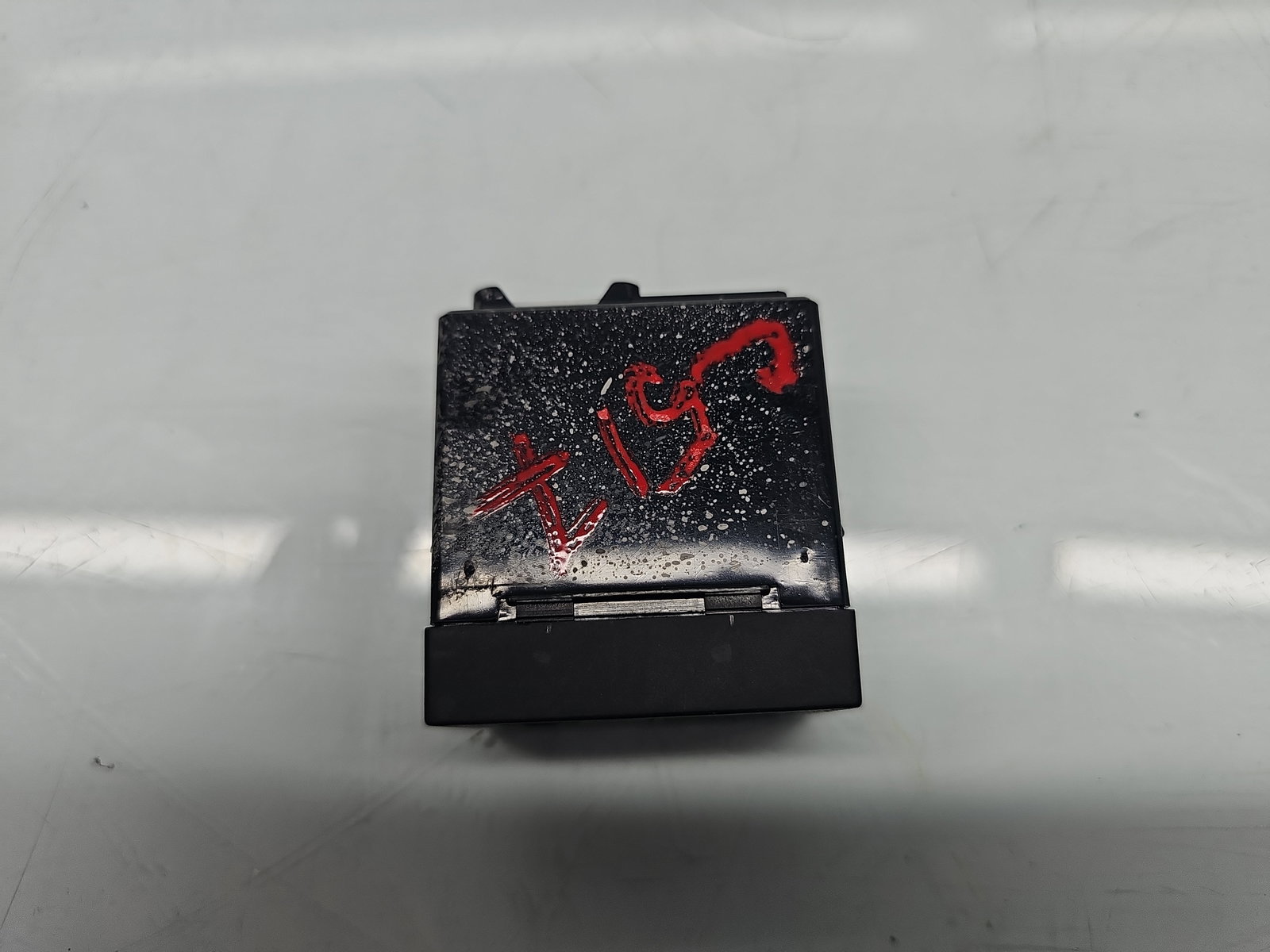 Conector auxiliar USB Hyundai i40 Wagon [Fabr 2012-2019] 96120-3Z500 - imagine 2