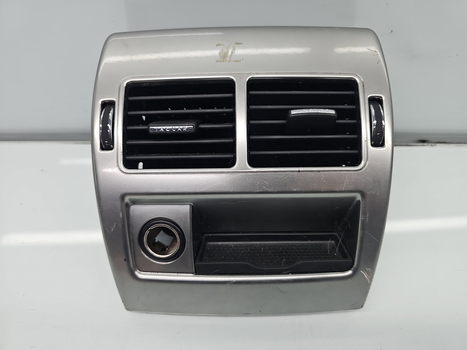 Grila aerisire spate Jaguar XF (X250) [Fabr 2008-2015] Facelift AX23-67846-A - imagine 1