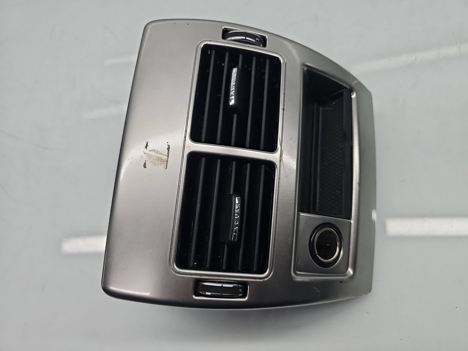 Grila aerisire spate Jaguar XF (X250) [Fabr 2008-2015] Facelift AX23-67846-A - imagine 2