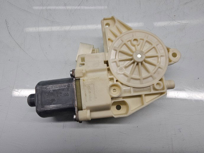 Motoras geam dreapta spate Mercedes Clasa E (W212) [Fabr 2009-2016] Break AMG A2048200642