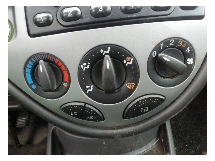 Panou clima Ford Focus 1 1.6 benz OEM 1998-2005