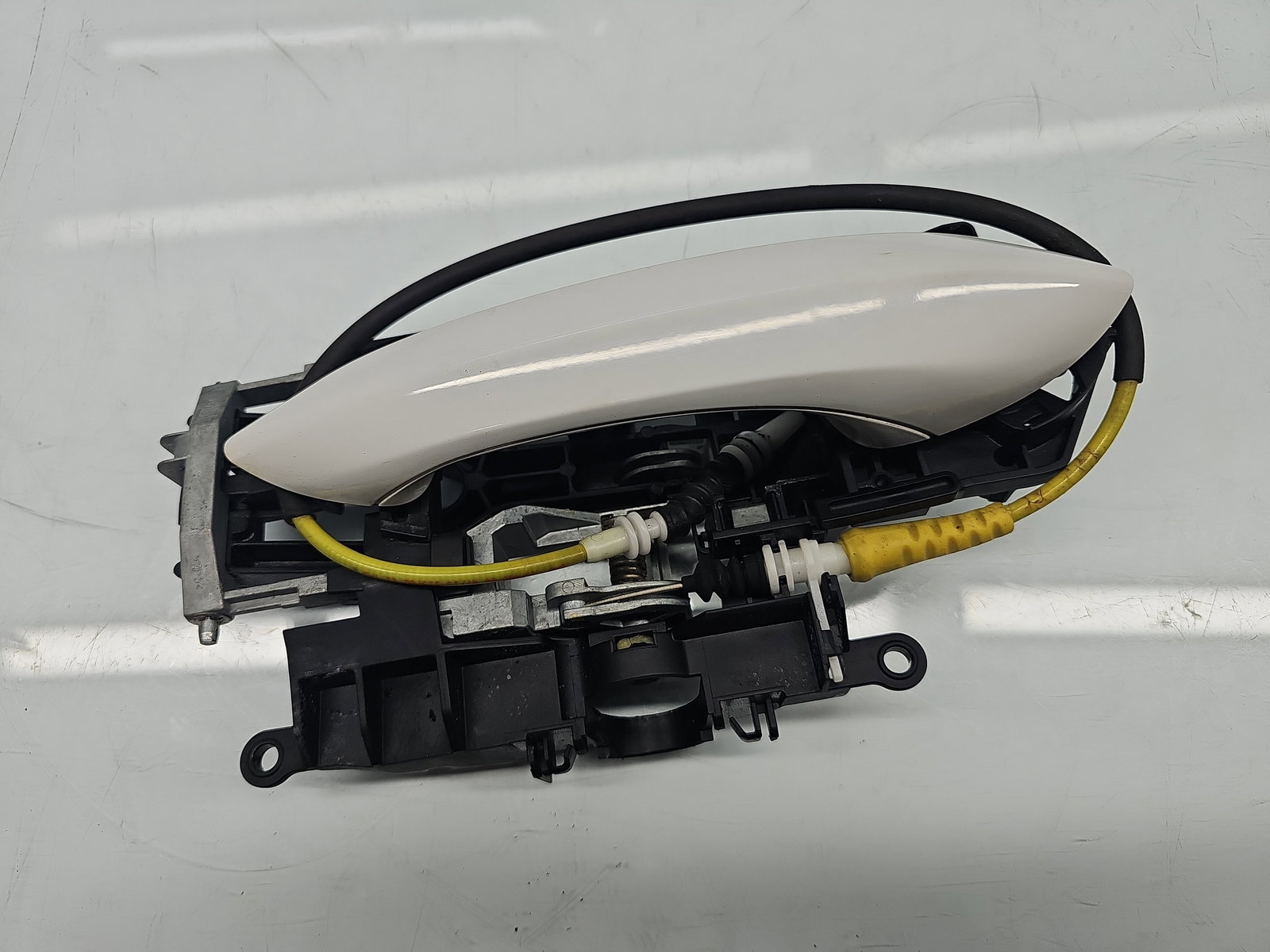 Maner usa stanga spate Bmw 5 GT (F07) [Fabr 2011-2016] Hatchback 300 Alpinweiss III - imagine 1