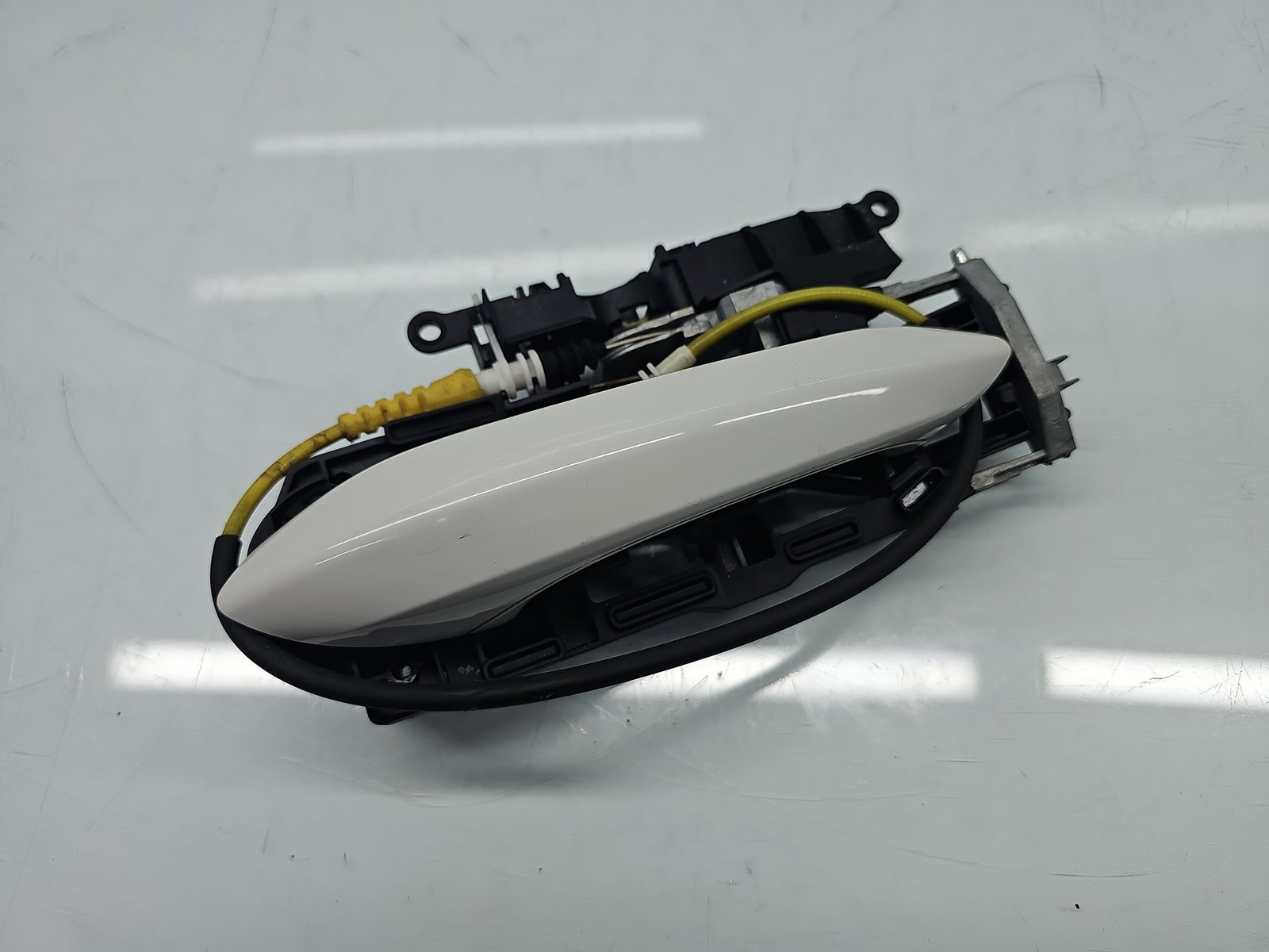 Maner usa stanga spate Bmw 5 GT (F07) [Fabr 2011-2016] Hatchback 300 Alpinweiss III - imagine 2