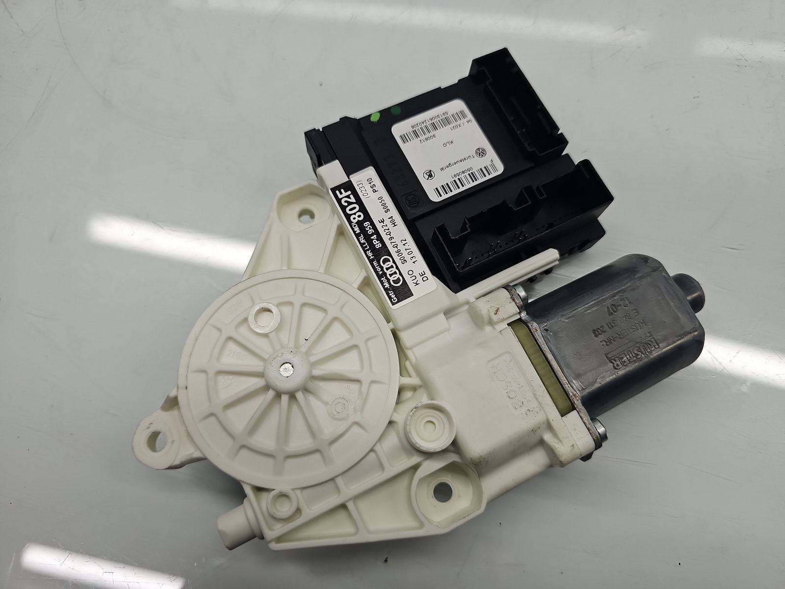 Motoras geam dreapta spate AUDI A3 Sportback (8PA) [Fabr 2004-2013] Hatchback 8P4959802F - imagine 4