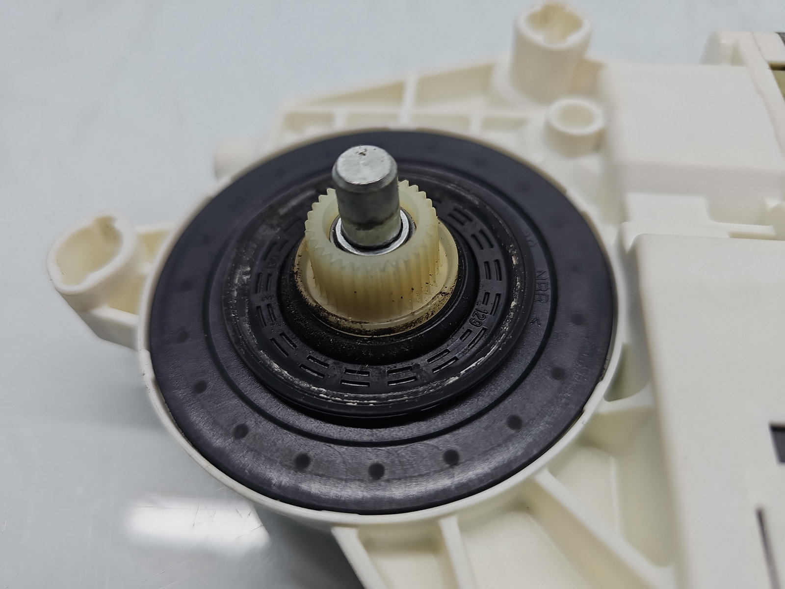 Motoras geam stanga spate AUDI A3 Sportback (8PA) [Fabr 2004-2013] Hatchback 8P4959801F - imagine 2