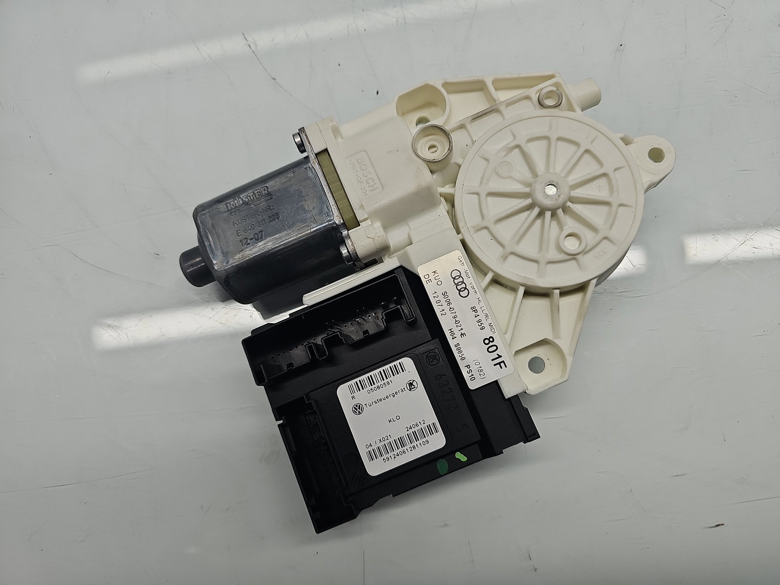 Motoras geam stanga spate AUDI A3 Sportback (8PA) [Fabr 2004-2013] Hatchback 8P4959801F - imagine 4