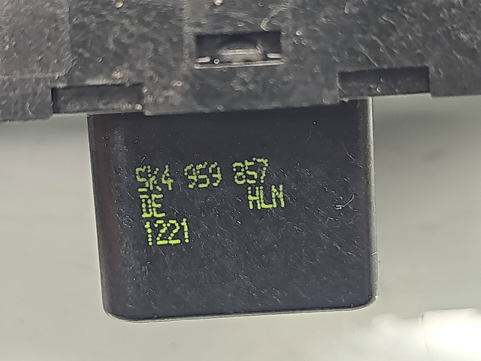 Butoane comanda geamuri sofer Volkswagen Tiguan (5N) [Fabr 2007-2016] 5K4959857 - imagine 4