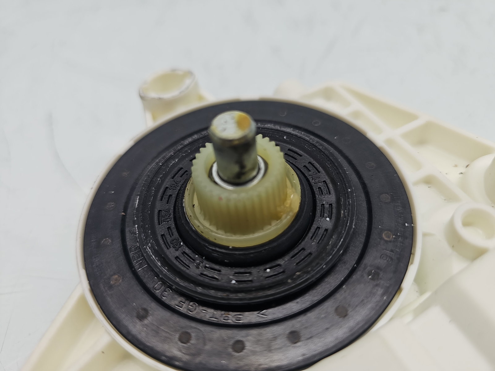 Motoras geam dreapta fata Volkswagen Tiguan (5N) [Fabr 2007-2016] SUV 5N0959701D - imagine 2